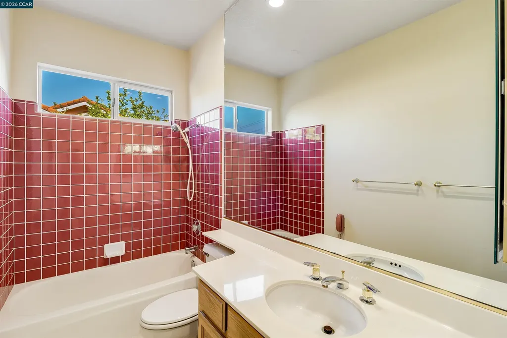 220 Valley Glen Lane Martinez CA 94553
