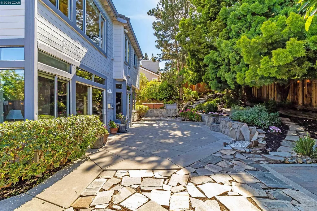 220 Valley Glen Lane Martinez CA 94553