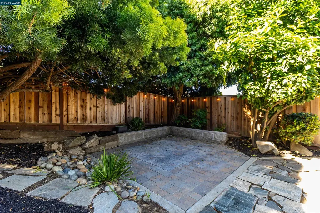 220 Valley Glen Lane Martinez CA 94553