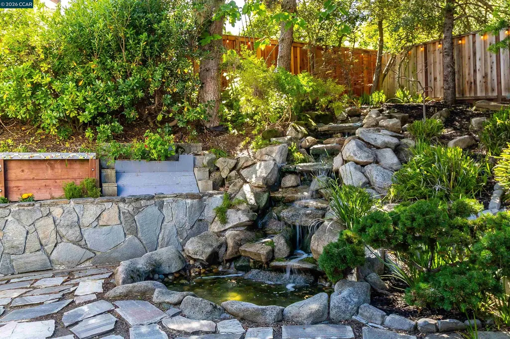 220 Valley Glen Lane Martinez CA 94553