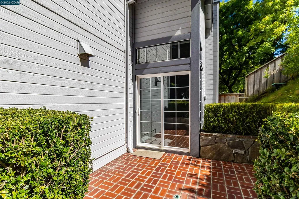 220 Valley Glen Lane Martinez CA 94553