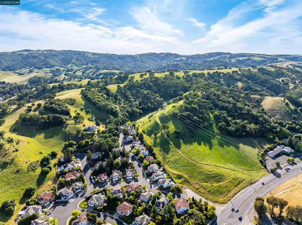 220 Valley Glen Lane Martinez CA 94553