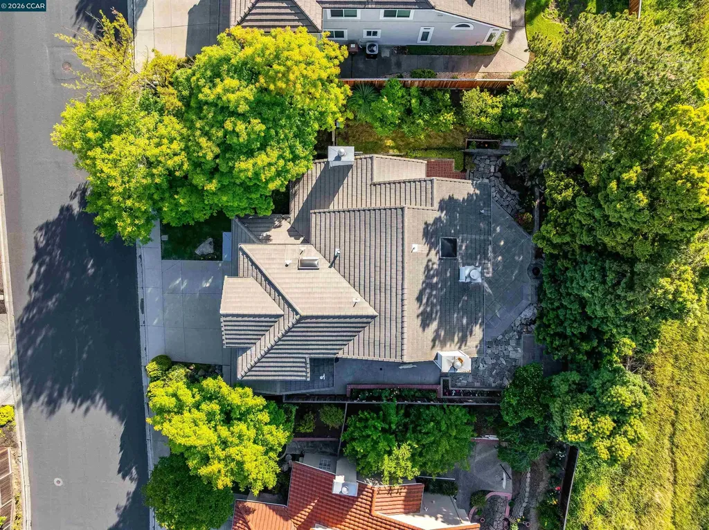 220 Valley Glen Lane Martinez CA 94553