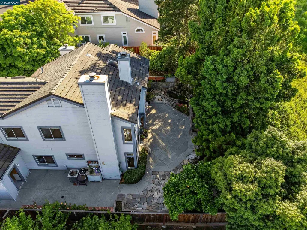 220 Valley Glen Lane Martinez CA 94553