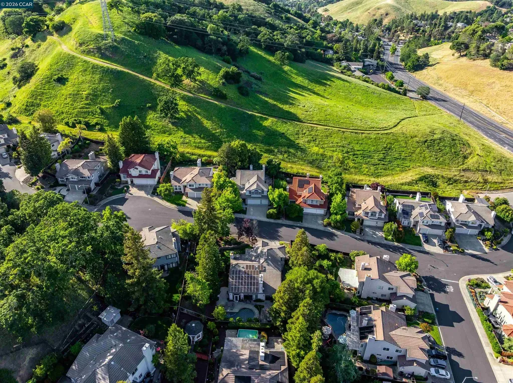 220 Valley Glen Lane Martinez CA 94553