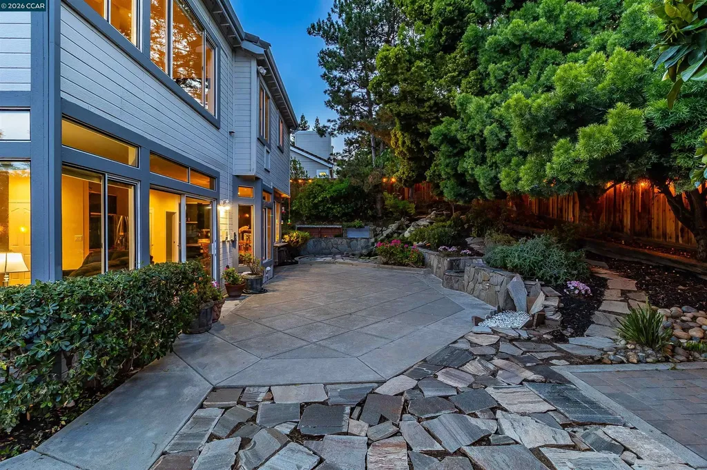 220 Valley Glen Lane Martinez CA 94553