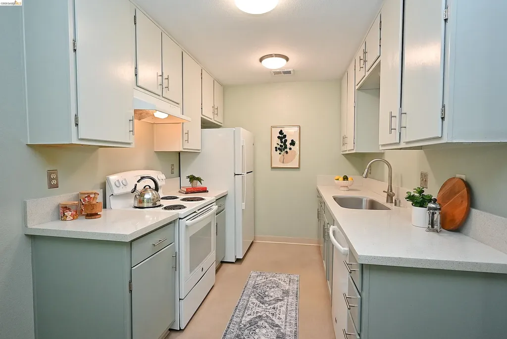 40 Emery Bay Drive Emeryville CA 94608