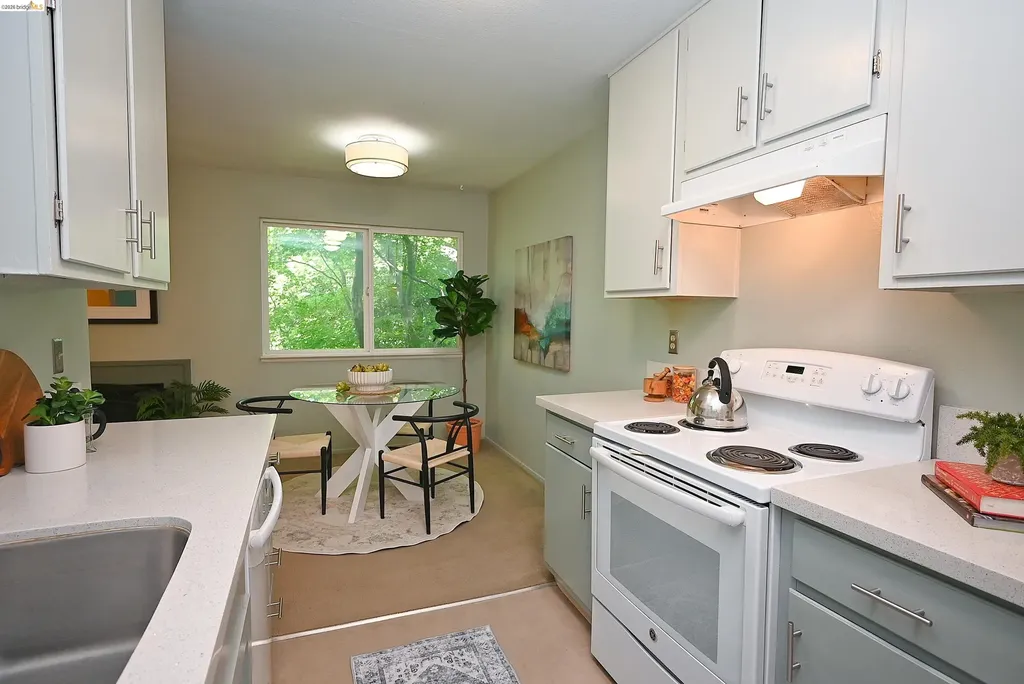 40 Emery Bay Drive Emeryville CA 94608