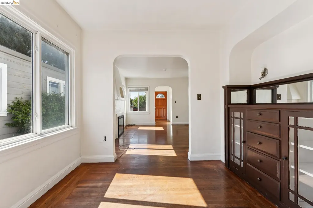 978 43rd Street Oakland CA 94608