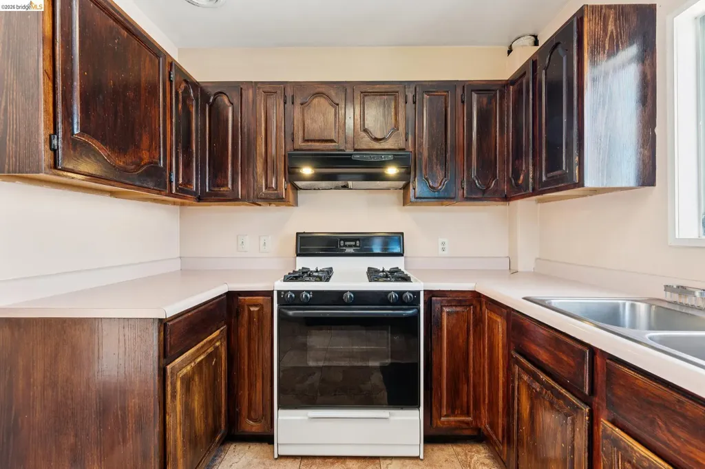 978 43rd Street Oakland CA 94608