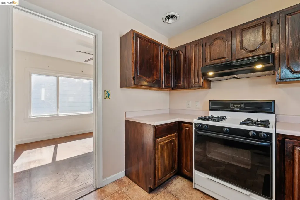 978 43rd Street Oakland CA 94608