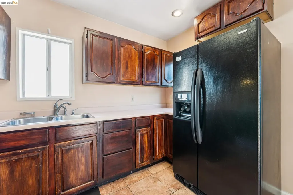 978 43rd Street Oakland CA 94608