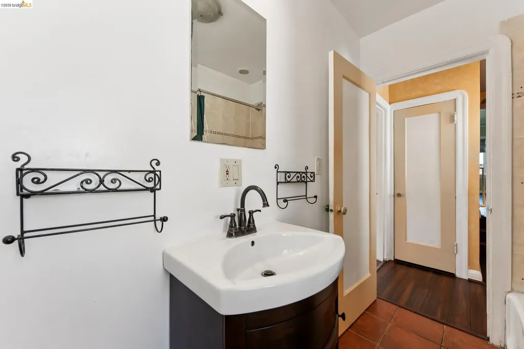 978 43rd Street Oakland CA 94608