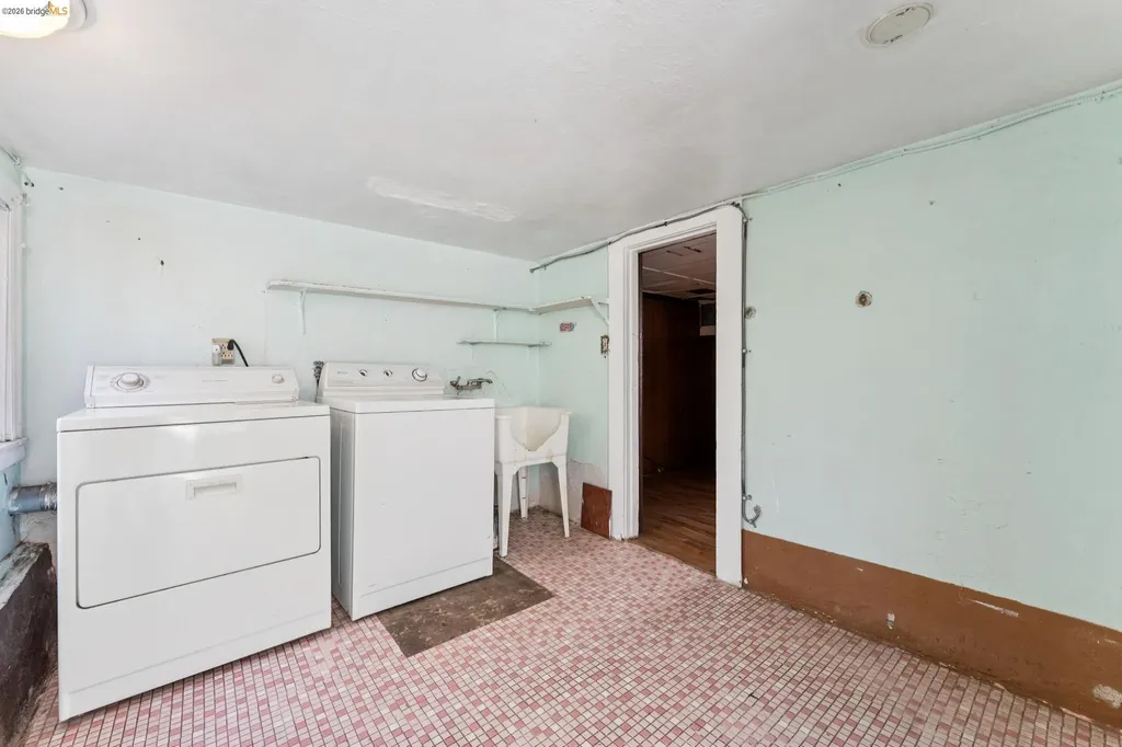 978 43rd Street Oakland CA 94608