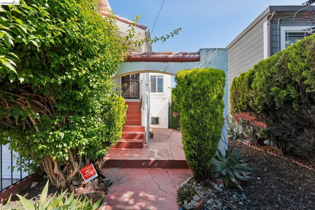 978 43rd Street Oakland CA 94608