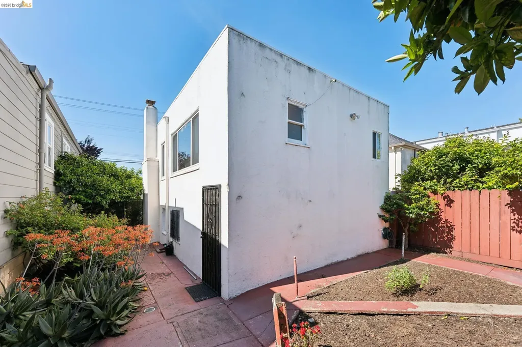 978 43rd Street Oakland CA 94608