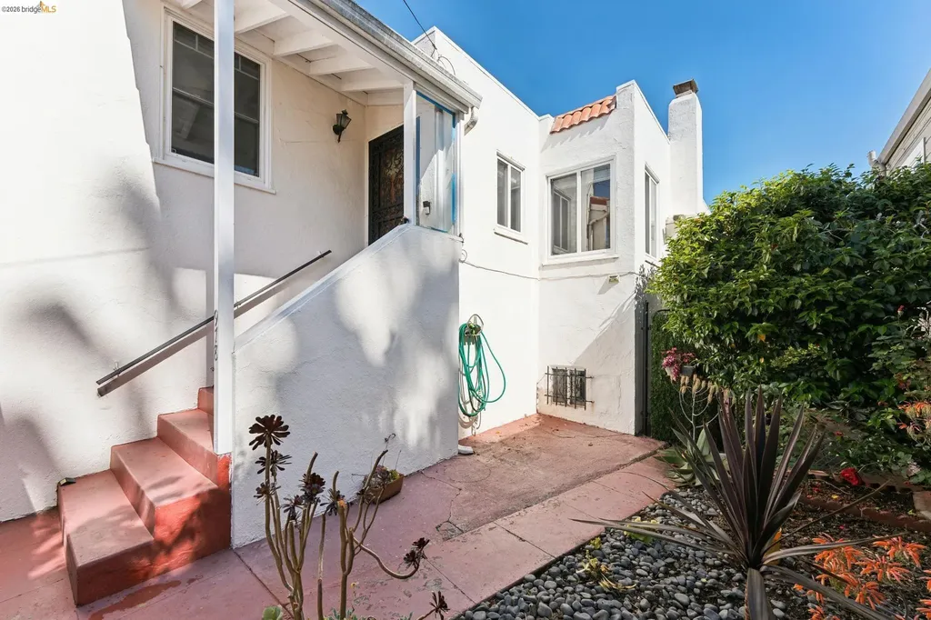 978 43rd Street Oakland CA 94608
