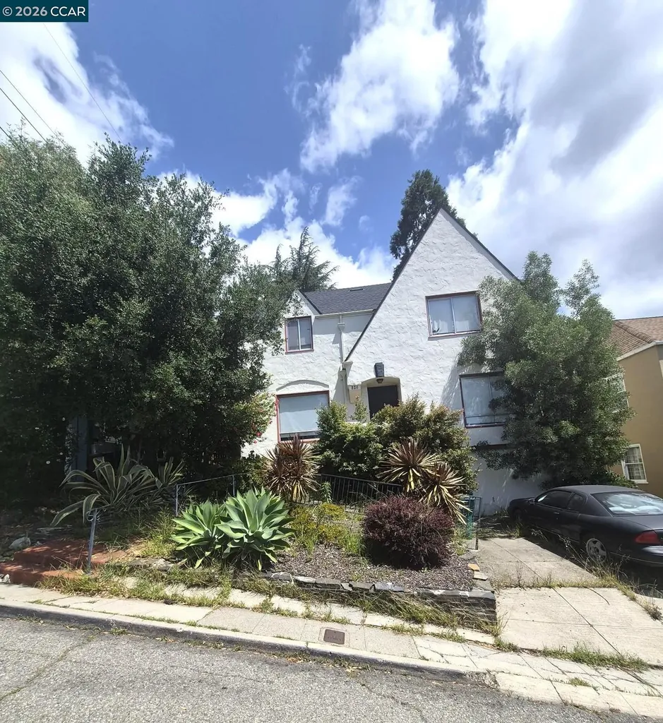 Oakland CA, 826 Carlston Avenue