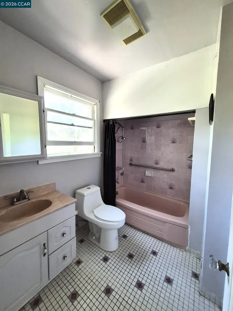 826 Carlston Avenue Oakland CA 94610