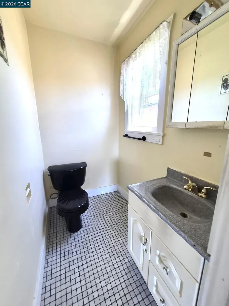 826 Carlston Avenue Oakland CA 94610