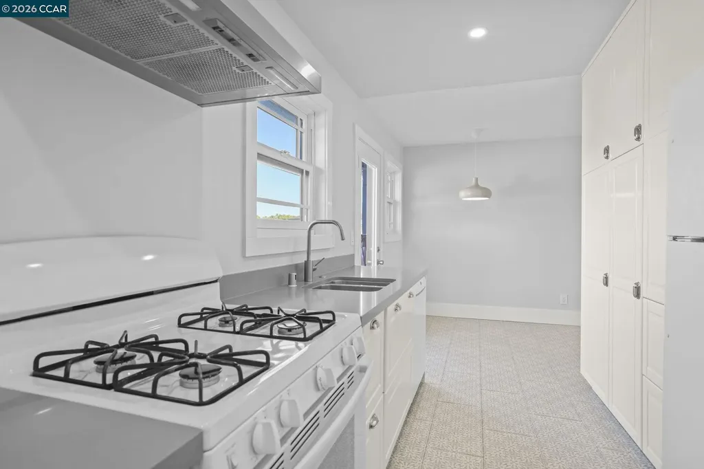 1325 Hopkins Street Berkeley CA 94702