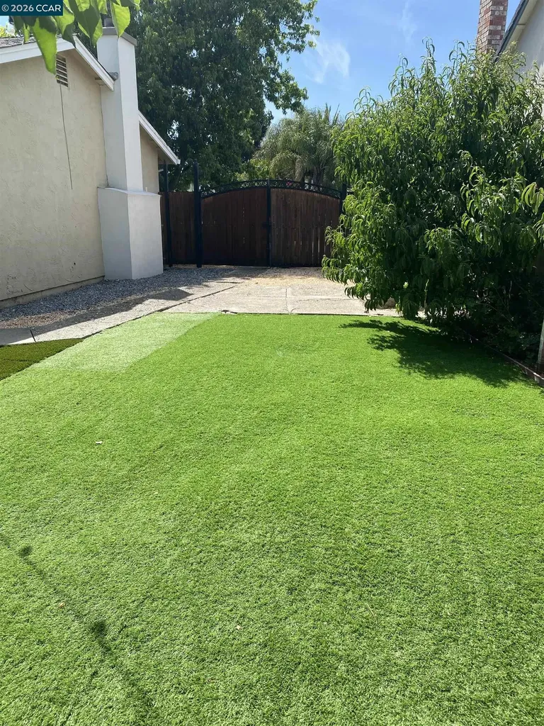 142 Plymouth Court Vacaville CA 95687