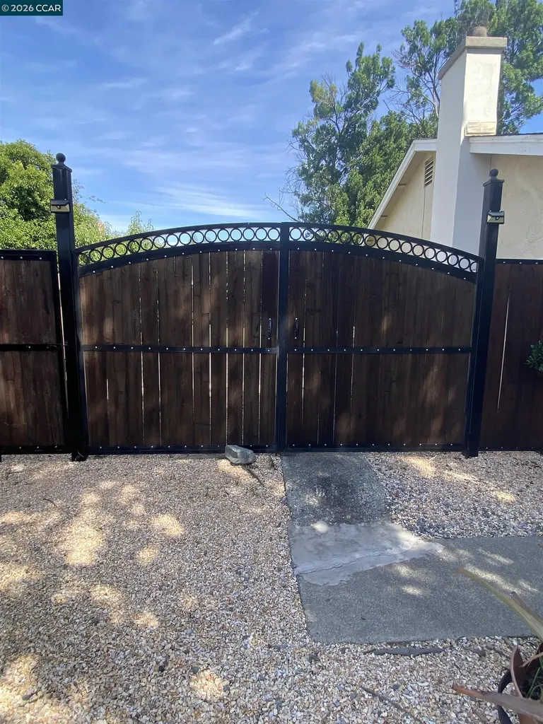 142 Plymouth Court Vacaville CA 95687