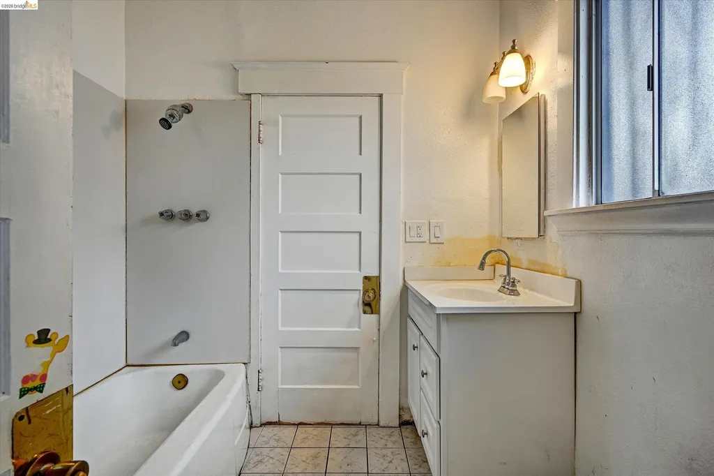 1437 56th Avenue Oakland CA 94621