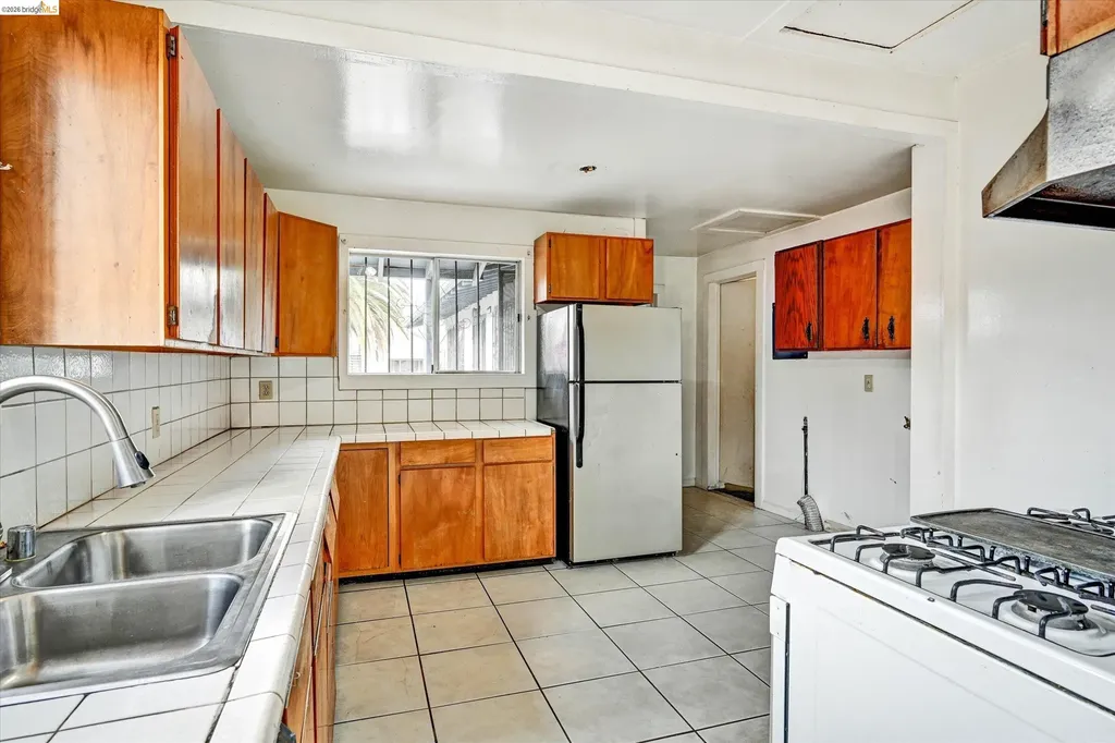 1437 56th Avenue Oakland CA 94621