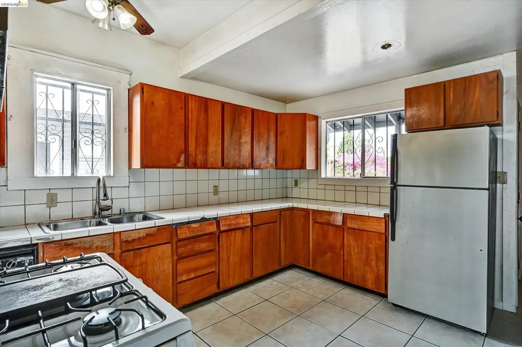 1437 56th Avenue Oakland CA 94621