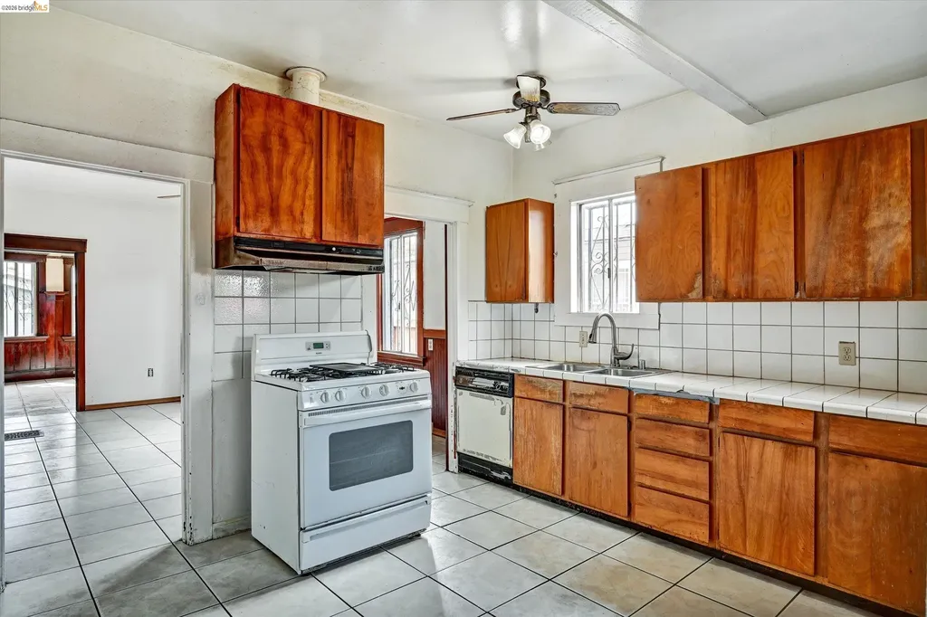 1437 56th Avenue Oakland CA 94621