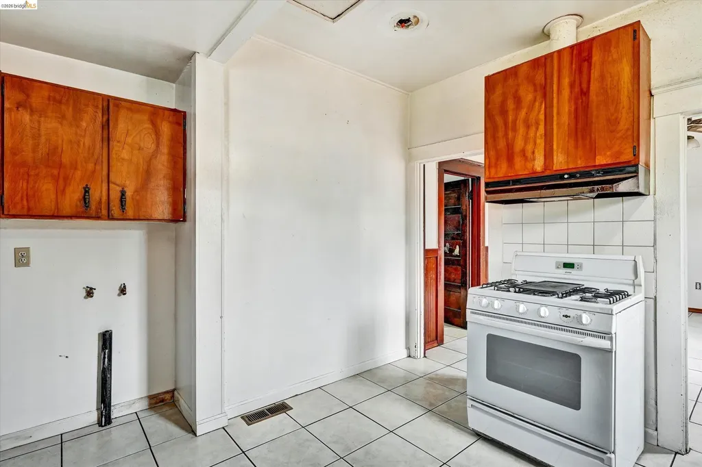 1437 56th Avenue Oakland CA 94621