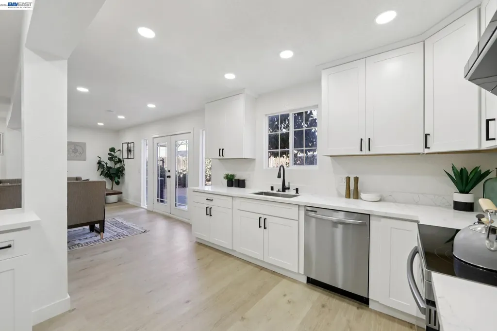 41330 Roberts Avenue Fremont CA 94538