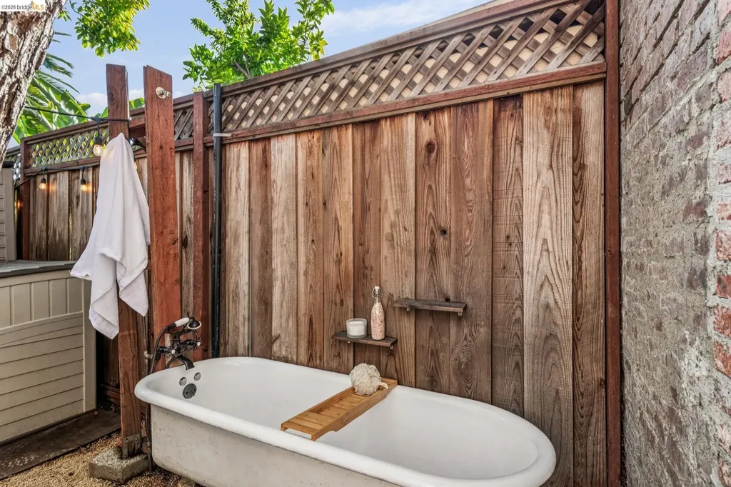 666 46th Street Oakland CA 94609