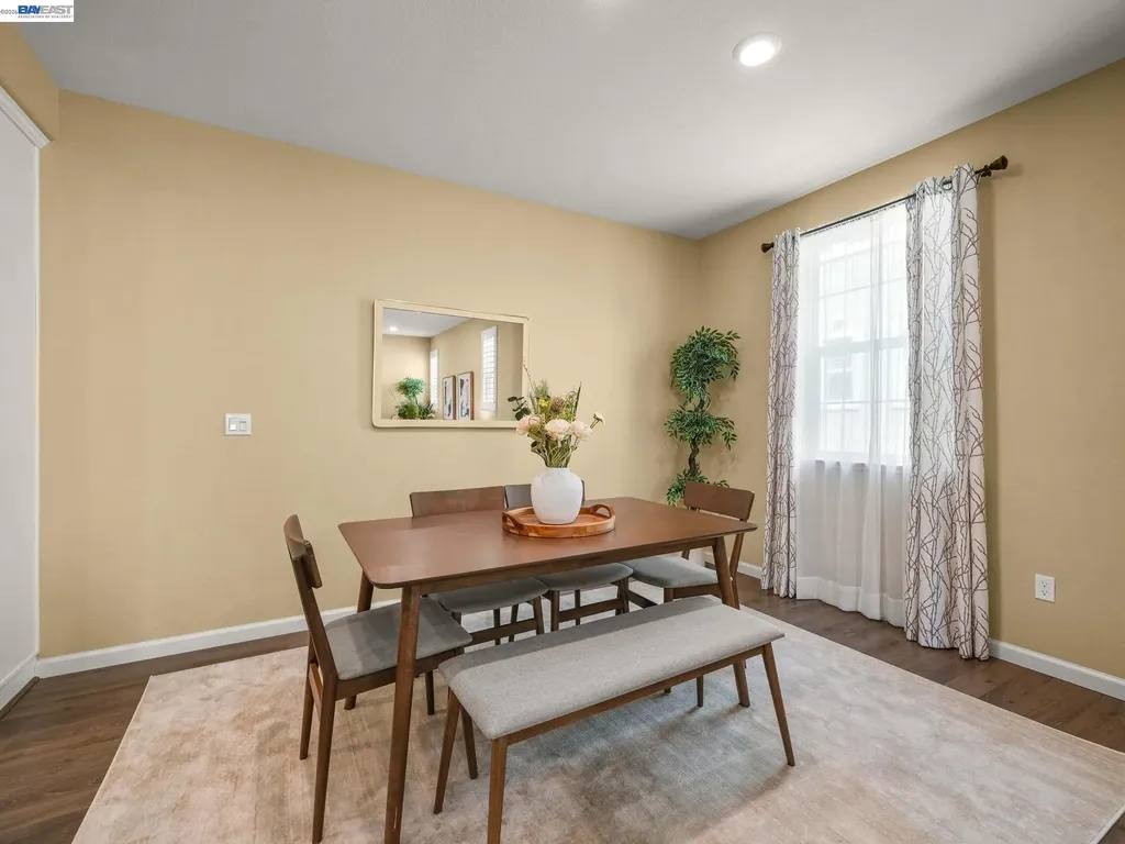 7045 Coombsville Loop Dublin CA 94568