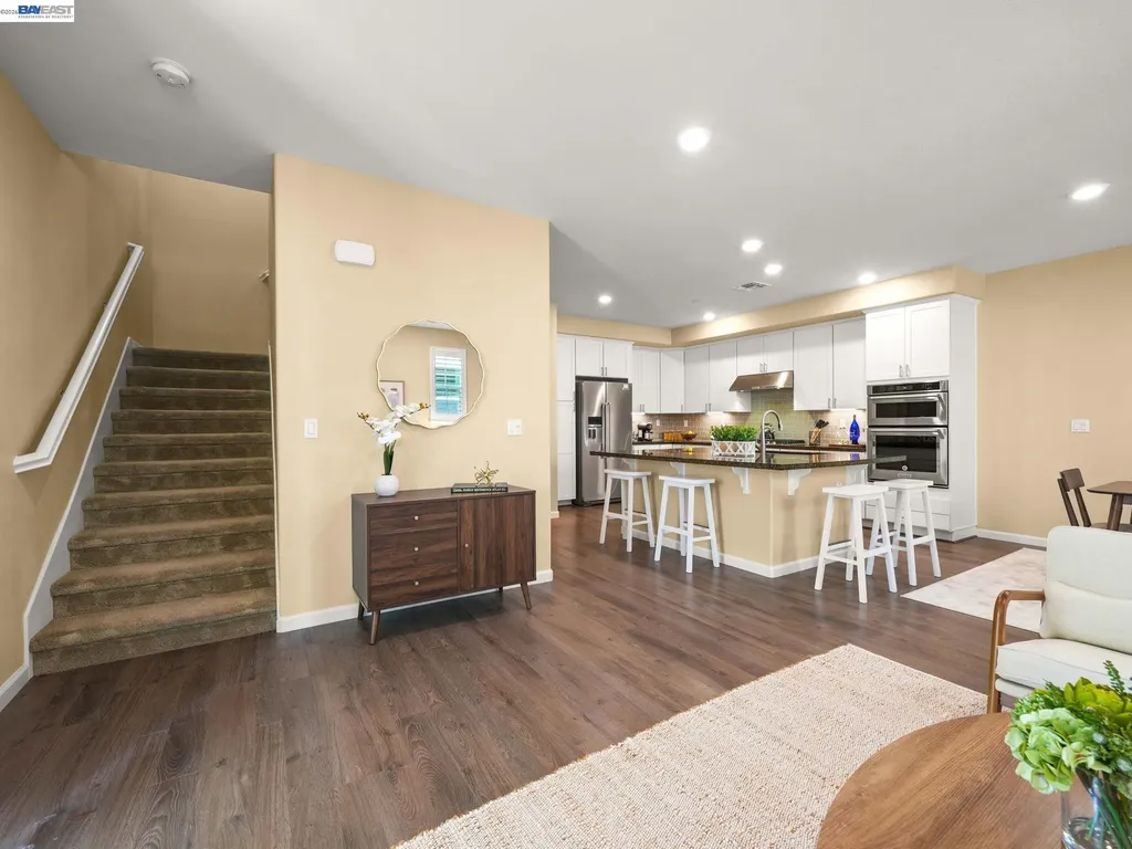 7045 Coombsville Loop Dublin CA 94568