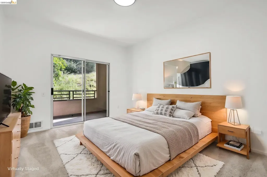 220 Caldecott Oakland CA 94618
