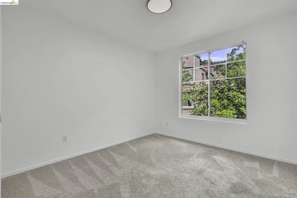 220 Caldecott Oakland CA 94618