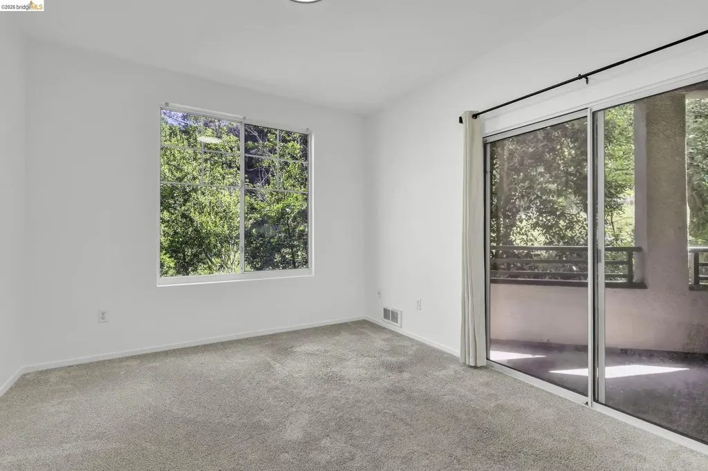220 Caldecott Oakland CA 94618