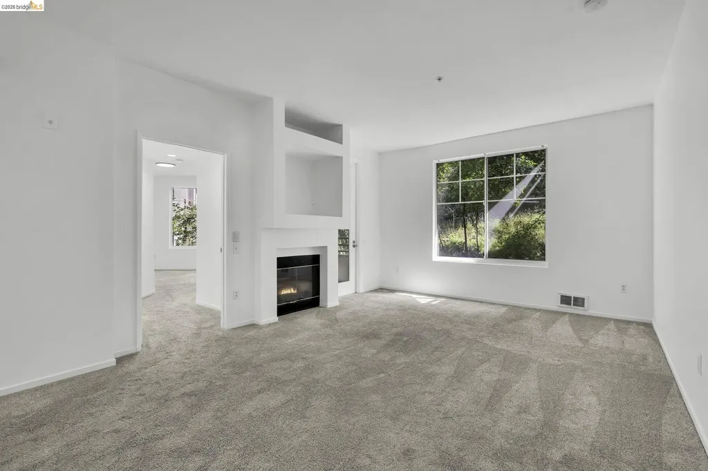 220 Caldecott Oakland CA 94618