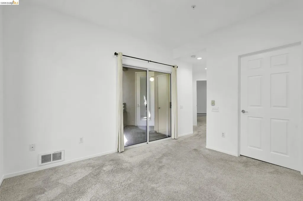 220 Caldecott Oakland CA 94618