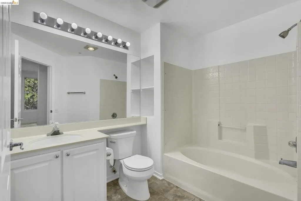 220 Caldecott Oakland CA 94618