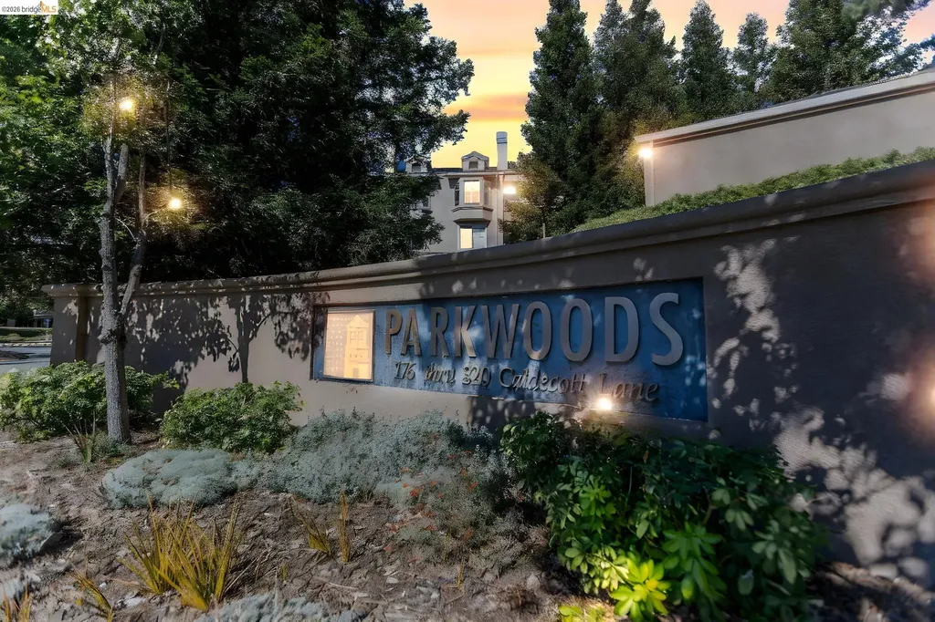 220 Caldecott Oakland CA 94618