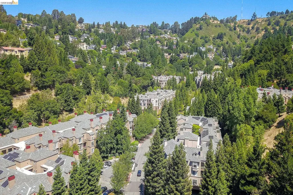 220 Caldecott Oakland CA 94618