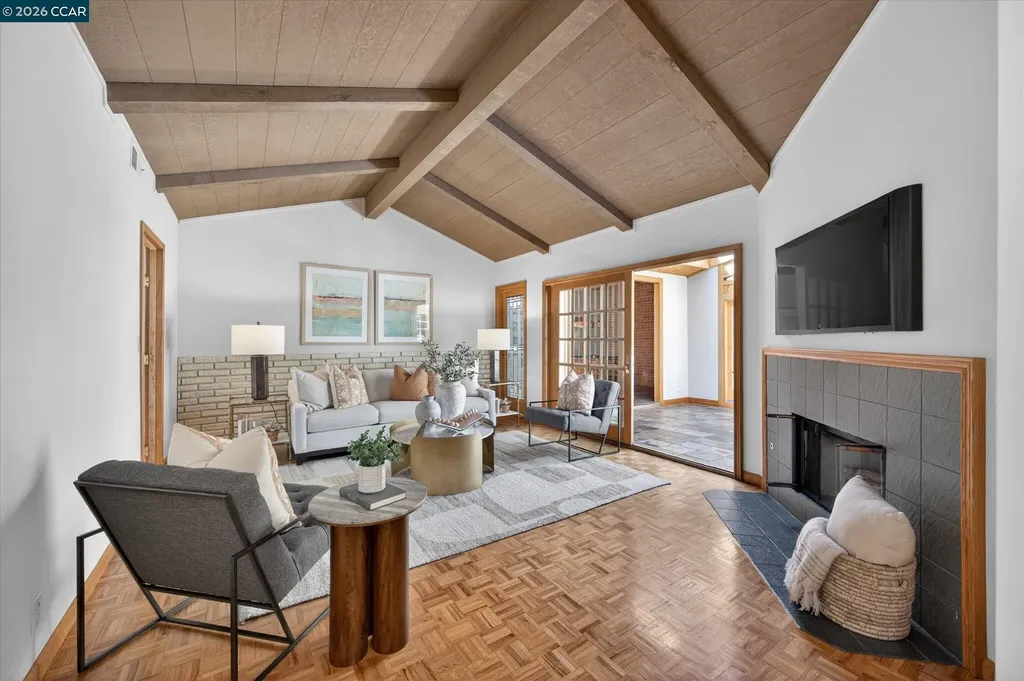 131 Corte Del Prado Walnut Creek CA 94598