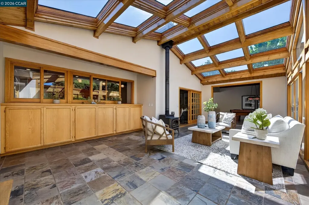 131 Corte Del Prado Walnut Creek CA 94598