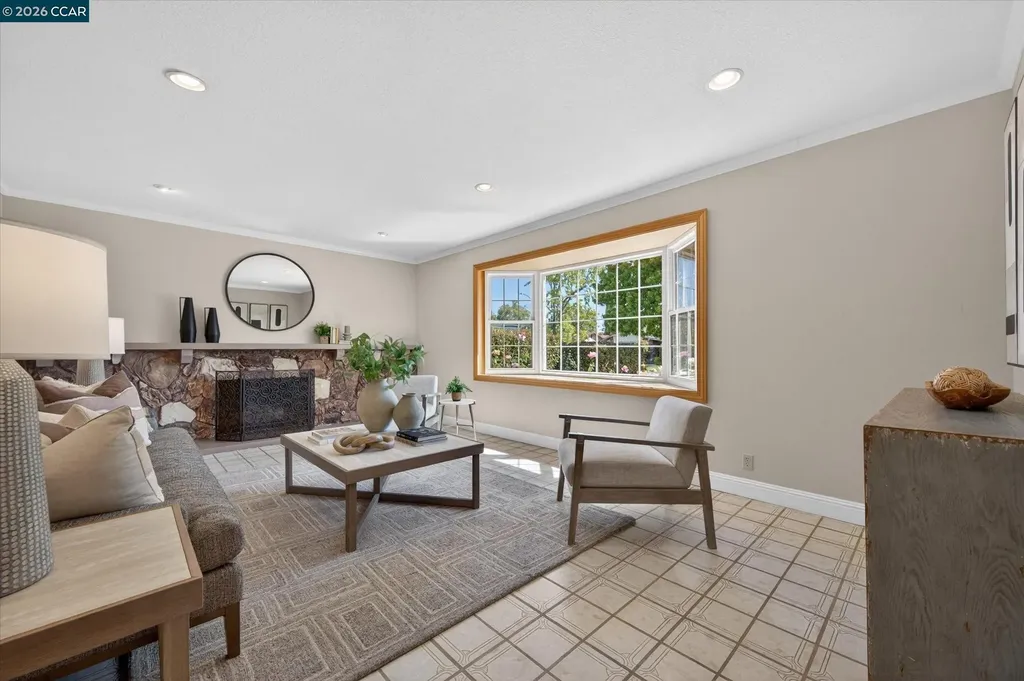 131 Corte Del Prado Walnut Creek CA 94598