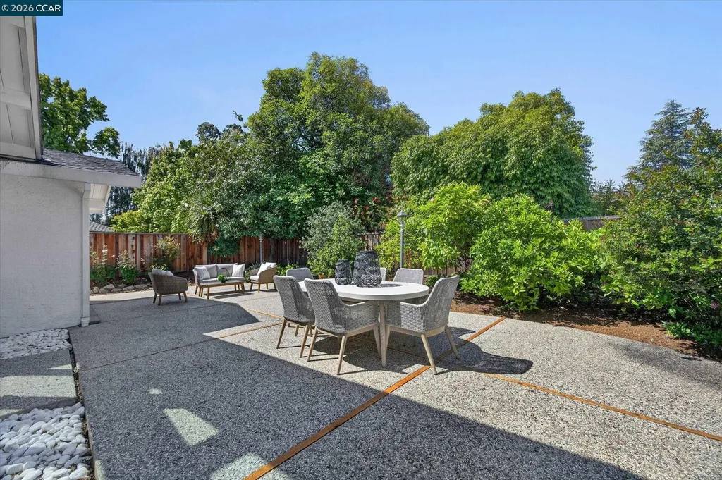 131 Corte Del Prado Walnut Creek CA 94598