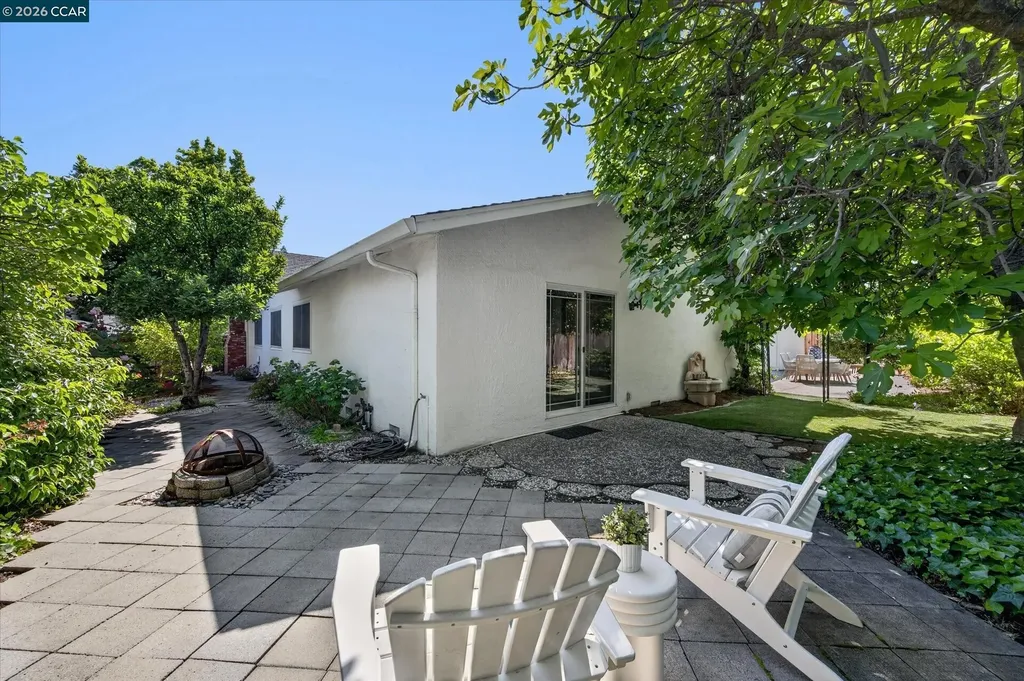 131 Corte Del Prado Walnut Creek CA 94598