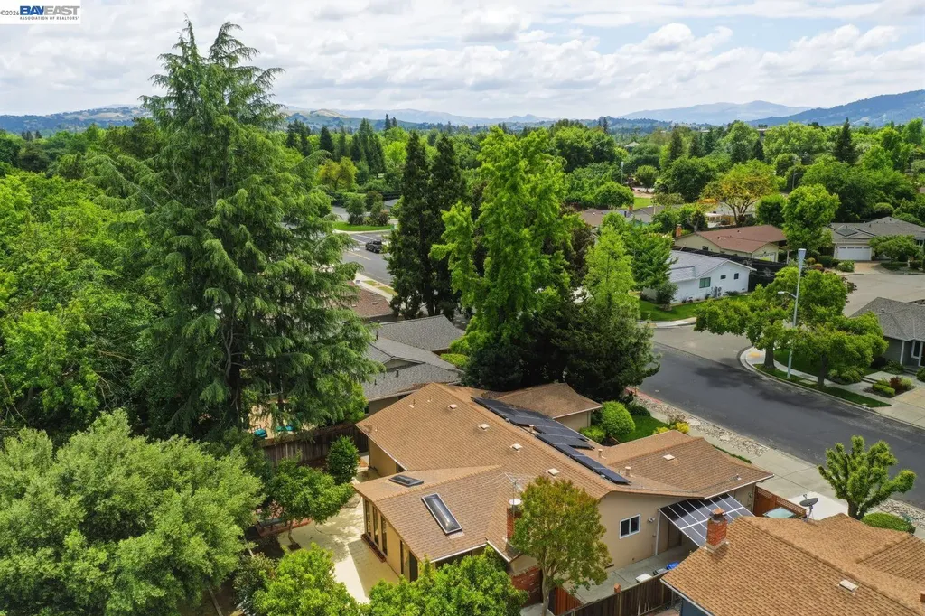 1621 Harvest Road Pleasanton CA 94566